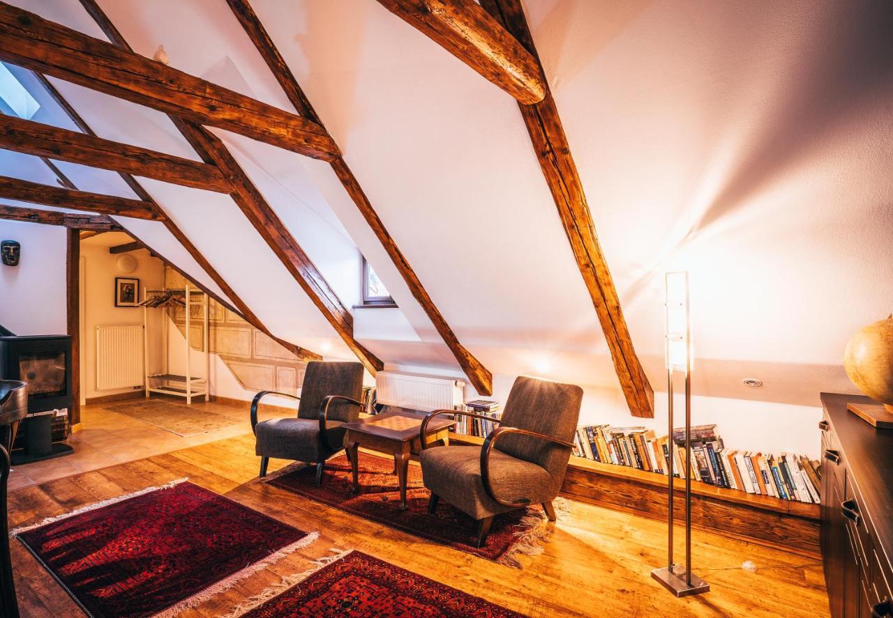 Designer Loft Apartment เชสกี้ครุมลอฟ ภายนอก รูปภาพ